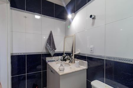 Apartamento à venda com 112m², 2 quartos e 2 vagas Apartamento à venda com 112m², 2 quartos e 2 vagasBanheiro da Suíte 1