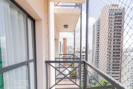 Apartamento à venda com 112m², 2 quartos e 2 vagas Apartamento à venda com 112m², 2 quartos e 2 vagasVaranda