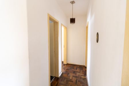 Corredor de apartamento à venda com 3 quartos, 70m² em Santo Antônio, Porto Alegre