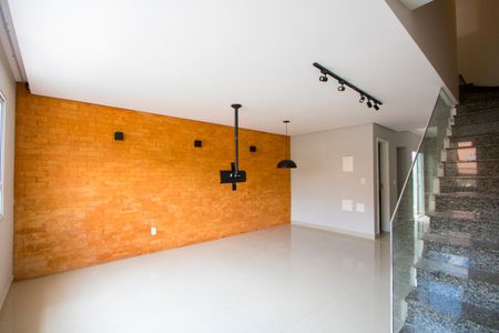 Sala de casa para alugar com 3 quartos, 153m² em Vila Valparaíso, Santo André