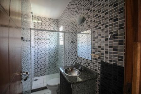 Banheiro da Suíte de casa para alugar com 3 quartos, 110m² em Centro, Nilópolis