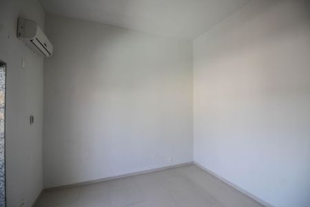 Suíte de casa para alugar com 3 quartos, 110m² em Centro, Nilópolis