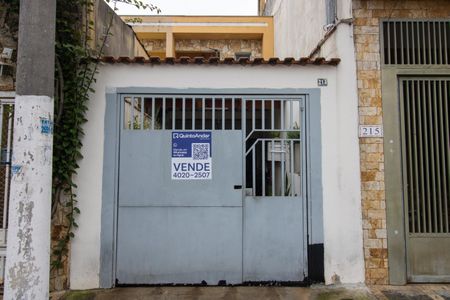 Casa à venda com 85m², 2 quartos e 2 vagas Casa à venda com 85m², 2 quartos e 2 vagasFachada