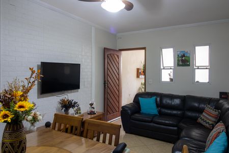 Casa à venda com 85m², 2 quartos e 2 vagas Casa à venda com 85m², 2 quartos e 2 vagasSala