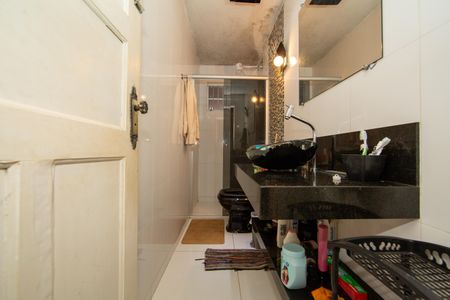 Casa à venda com 235m², 4 quartos e 4 vagas Casa à venda com 235m², 4 quartos e 4 vagasBANHEIRO1