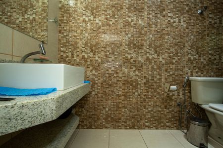 Casa à venda com 235m², 4 quartos e 4 vagas Casa à venda com 235m², 4 quartos e 4 vagasBANHEIRO2