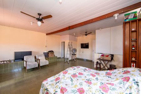 Casa à venda com 235m², 4 quartos e 4 vagas Casa à venda com 235m², 4 quartos e 4 vagasQUARTO3