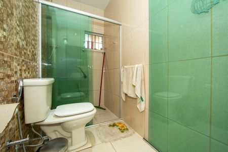 Casa à venda com 235m², 4 quartos e 4 vagas Casa à venda com 235m², 4 quartos e 4 vagasBANHEIRO2