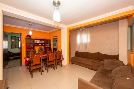 SALA de casa à venda com 4 quartos, 235m² em Átila de Paiva (barreiro), Belo Horizonte