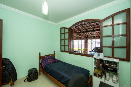 Casa à venda com 235m², 4 quartos e 4 vagas Casa à venda com 235m², 4 quartos e 4 vagasQUARTO1