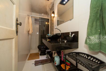 Casa à venda com 235m², 4 quartos e 4 vagas Casa à venda com 235m², 4 quartos e 4 vagasBANHEIRO1