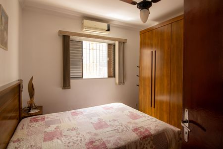 Quarto 2 casa 1 de casa à venda com 3 quartos, 250m² em Jardim Fernandes, São Paulo