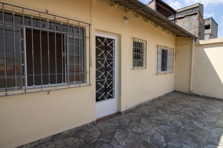 Casa à venda com 250m², 3 quartos e 2 vagas Casa à venda com 250m², 3 quartos e 2 vagasfachada casa 2