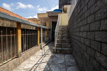 Casa à venda com 250m², 3 quartos e 2 vagas Casa à venda com 250m², 3 quartos e 2 vagasescada casa 2
