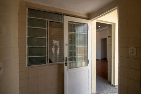 Casa à venda com 250m², 3 quartos e 2 vagas Casa à venda com 250m², 3 quartos e 2 vagasLavandeeria casa 2