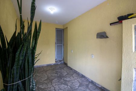 Casa à venda com 250m², 3 quartos e 2 vagas Casa à venda com 250m², 3 quartos e 2 vagasHall de entrada casa 2