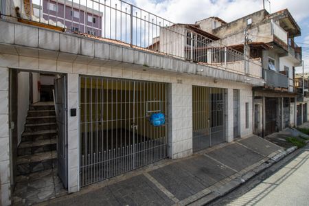 Casa à venda com 250m², 3 quartos e 2 vagas Casa à venda com 250m², 3 quartos e 2 vagasFachada