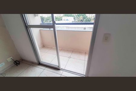 Sacada de apartamento para alugar com 2 quartos, 55m² em Km 18, Osasco