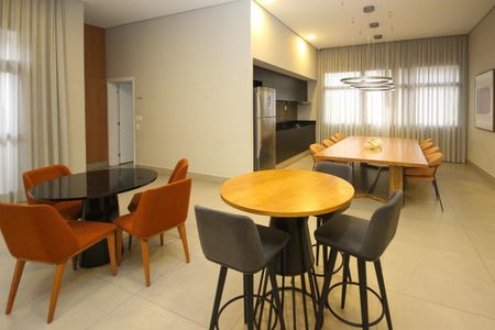 Apartamento à venda com 73m², 2 quartos e 1 vaga Apartamento à venda com 73m², 2 quartos e 1 vagaÁrea comum - Salão de festas