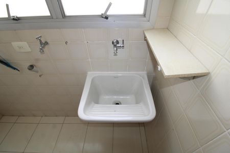 Apartamento para alugar com 70m², 2 quartos e 1 vagaÁrea de Serviço