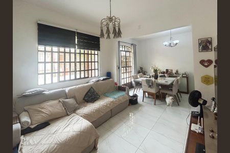 Sala de casa à venda com 5 quartos, 300m² em Santa Efigênia, Belo Horizonte