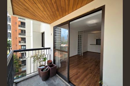 Apartamento à venda com 86m², 3 quartos e 2 vagas Apartamento à venda com 86m², 3 quartos e 2 vagasVaranda