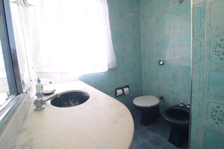 Casa à venda com 459m², 4 quartos e 3 vagasBanheiro da suíte 4