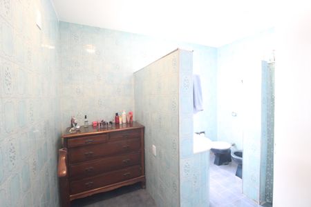 Casa à venda com 459m², 4 quartos e 3 vagasBanheiro da suíte 4