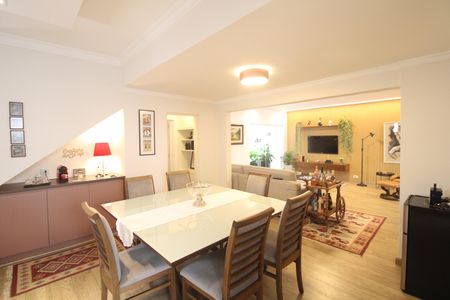Casa à venda com 459m², 4 quartos e 3 vagasSala de jantar