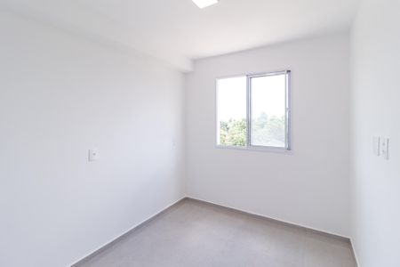 Quarto 2 de apartamento para alugar com 2 quartos, 32m² em Chacara Santa Lucia, Carapicuíba