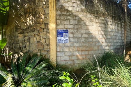 Casa de condomínio para alugar com 380m², 3 quartos e 4 vagasPlaca