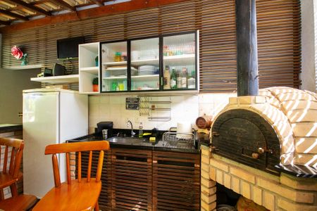 Casa de condomínio para alugar com 380m², 3 quartos e 4 vagasChurrasqueira