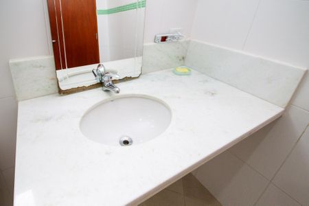 Casa de condomínio para alugar com 380m², 3 quartos e 4 vagasBanheiro Suíte 1