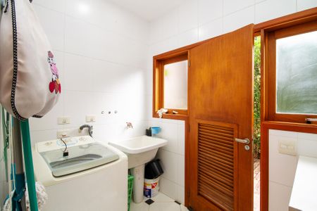 Casa de condomínio para alugar com 380m², 3 quartos e 4 vagasLavanderia