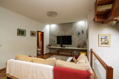 Casa de condomínio para alugar com 380m², 3 quartos e 4 vagasSala de TV