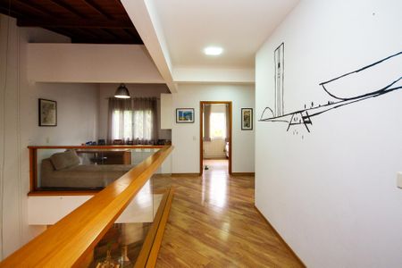 Casa de condomínio para alugar com 380m², 3 quartos e 4 vagasCorredor Quartos