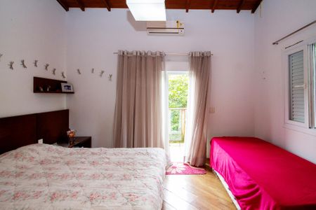 Casa de condomínio para alugar com 380m², 3 quartos e 4 vagasSuíte 2