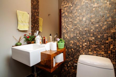 Casa de condomínio para alugar com 380m², 3 quartos e 4 vagasLavabo