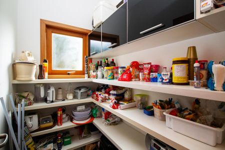 Casa de condomínio para alugar com 380m², 3 quartos e 4 vagasDespensa