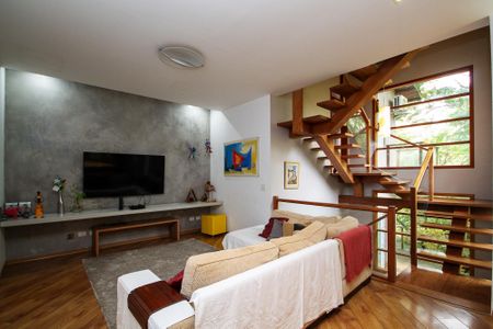 Casa de condomínio para alugar com 380m², 3 quartos e 4 vagasSala de TV