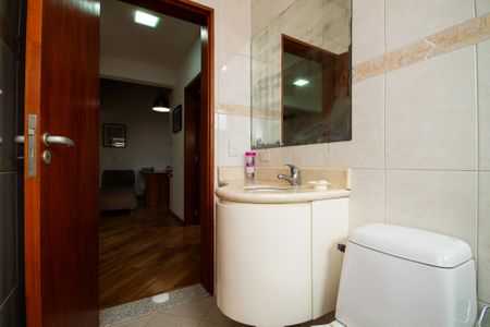 Casa de condomínio para alugar com 380m², 3 quartos e 4 vagasBanheiro 1