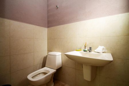 Casa de condomínio para alugar com 380m², 3 quartos e 4 vagasBanheiro Salão de Jogos