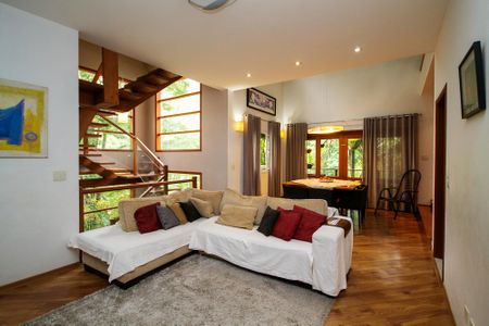 Casa de condomínio para alugar com 380m², 3 quartos e 4 vagasSala de TV