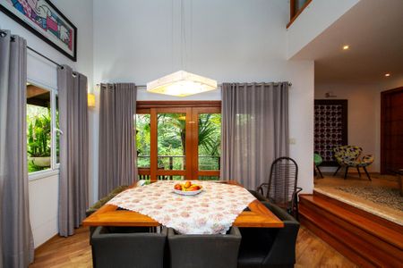 Casa de condomínio para alugar com 380m², 3 quartos e 4 vagasSala de Jantar