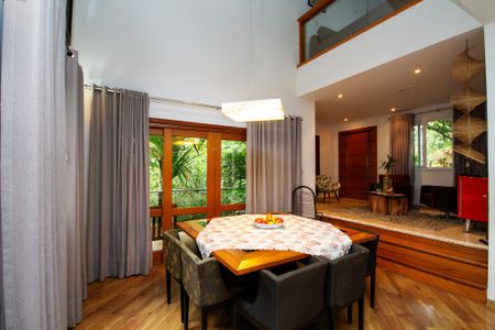 Casa de condomínio para alugar com 380m², 3 quartos e 4 vagasSala de Jantar