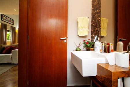 Casa de condomínio para alugar com 380m², 3 quartos e 4 vagasLavabo