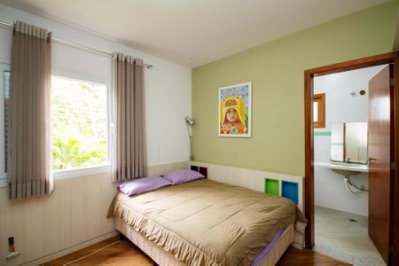 Casa de condomínio para alugar com 380m², 3 quartos e 4 vagasSuíte 1