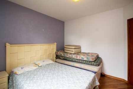 Casa de condomínio para alugar com 380m², 3 quartos e 4 vagasQuarto 1