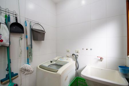 Casa de condomínio para alugar com 380m², 3 quartos e 4 vagasLavanderia