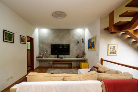 Casa de condomínio para alugar com 380m², 3 quartos e 4 vagasSala de TV